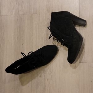 White Mountain-Nubuck Bootie - Lug Sole